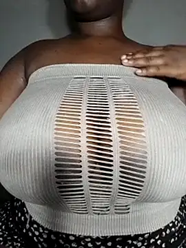 Snapshot of owamiee chatting on February 2025 09:27:02 PM owamiee online show from February 2025 09:27:02 PM