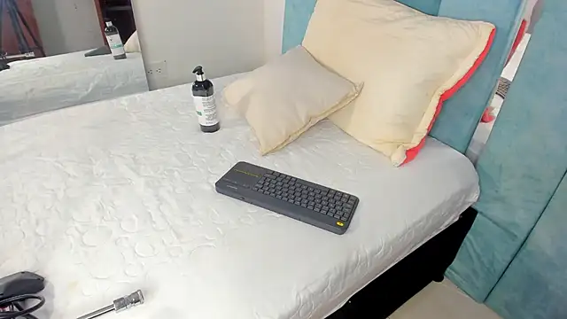 AlexxaSmall online show from March 2025 11:42:02 AM