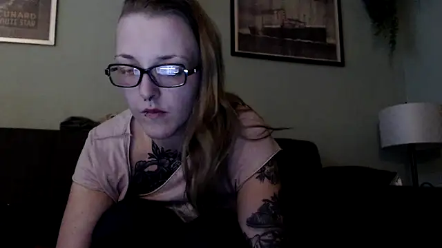 Astrid-Gilbert online show from February 2025 08:49:01 PM