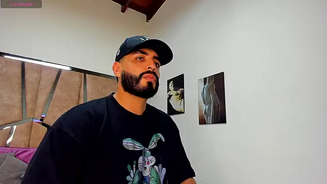 LeandroRusso online show from March 2025 09:51:01 PM