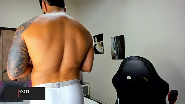 LeandroRusso online show from March 2025 04:05:01 AM