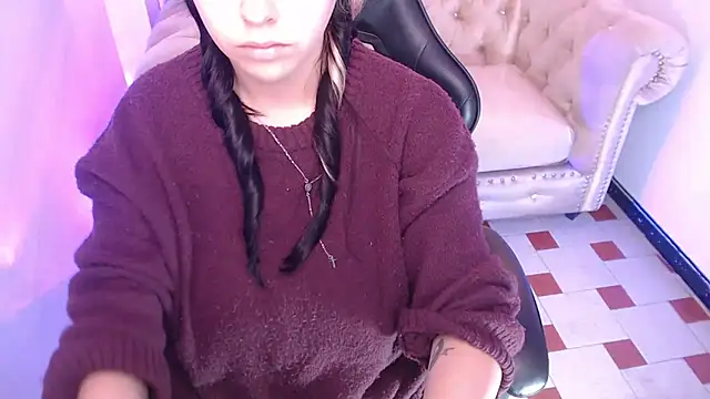 Hela v online show from March 2026 01:07:02 PM