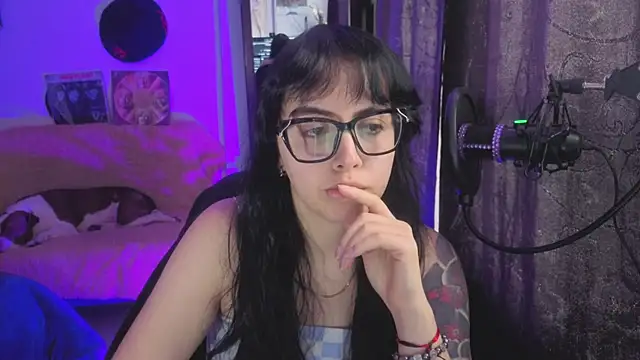 Hela v online show from July 2026 01:51:02 PM