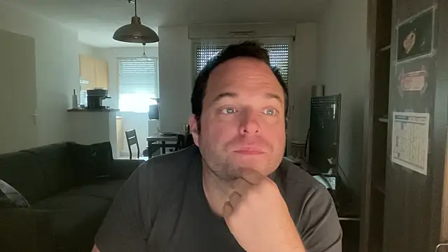 Funnyjul31 online show from April 2026 09:07:01 AM