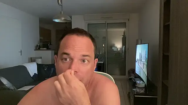 Funnyjul31 online show from May 2026 03:39:02 PM