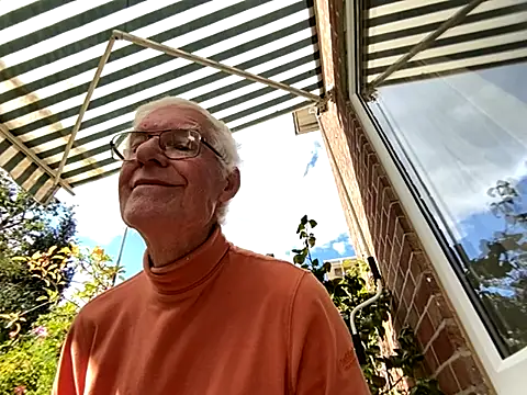 Snapshot of bigears chatting on September 2025 12:52:02 PM bigears online show from September 2025 12:52:02 PM