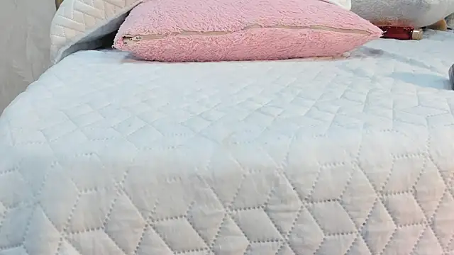 violet gray  online show from February 2025 08:20:01 AM