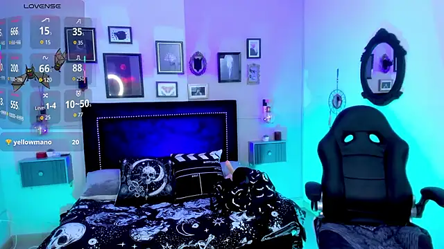 Snapshot of IsisRaichuu_ chatting on September 2025 08:44:02 PM IsisRaichuu  online show from September 2025 08:44:02 PM