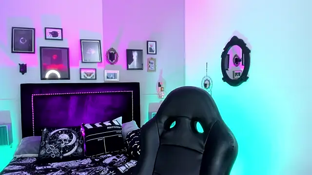 Snapshot of IsisRaichuu_ chatting on September 2025 08:23:01 PM IsisRaichuu  online show from September 2025 08:23:01 PM