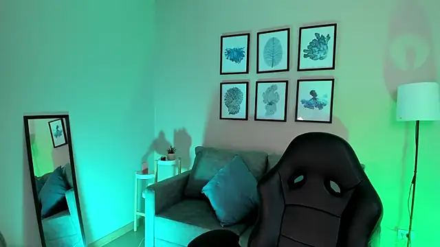 nina  dixon online show from September 2025 10:01:02 PM