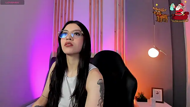 Snapshot of nina__dixon chatting on December 2025 03:19:02 PM nina dixon online show from December 2025 03:19:02 PM