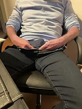 vincent1522 online show from January 2025 06:39:01 PM