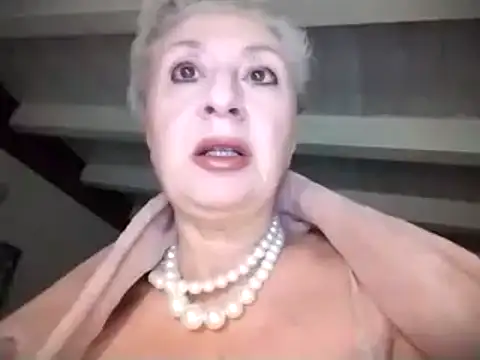 divinaerotica online show from February 2025 10:11:01 PM