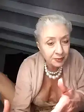 divinaerotica online show from February 2025 05:29:02 PM