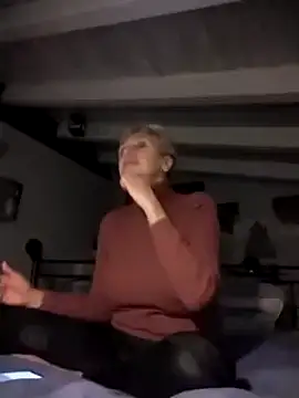 divinaerotica online show from November 2025 06:53:02 PM