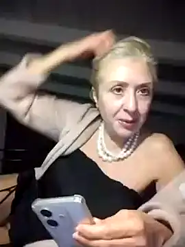 divinaerotica online show from November 2025 06:08:01 PM