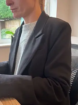 Phoebe Lily online show from November 2025 02:27:01 PM