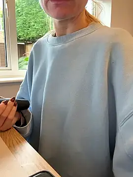 Phoebe Lily online show from November 2025 10:52:02 AM