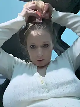 Snapshot of kcmo1010 chatting on March 2026 02:08:02 AM kcmo1010 online show from March 2026 02:08:02 AM