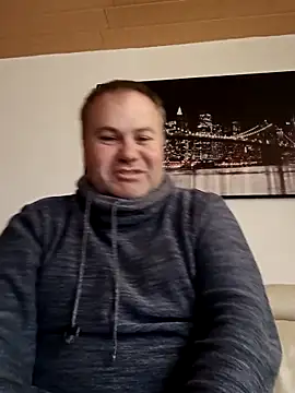 Snapshot of Pourleplasirs chatting on November 2025 01:04:02 AM Pourleplasirs online show from November 2025 01:04:02 AM