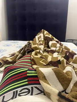 jhonnes  online show from March 2025 04:05:01 AM