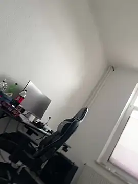 Mo 2003 online show from February 2025 10:15:02 AM