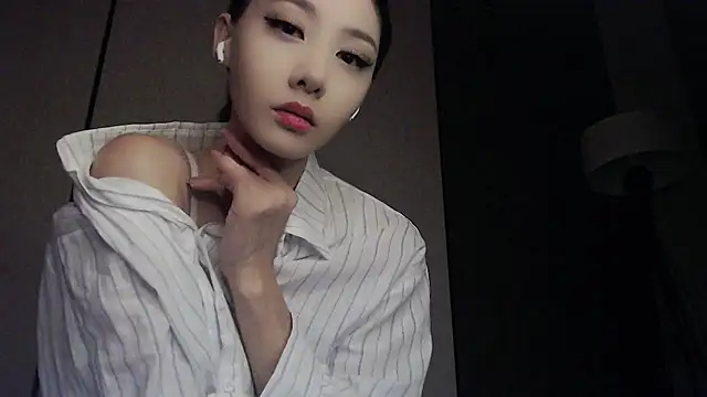 Snapshot of Fudzik0 chatting on February 2026 03:35:02 AM Fudzik0 online show from February 2026 03:35:02 AM