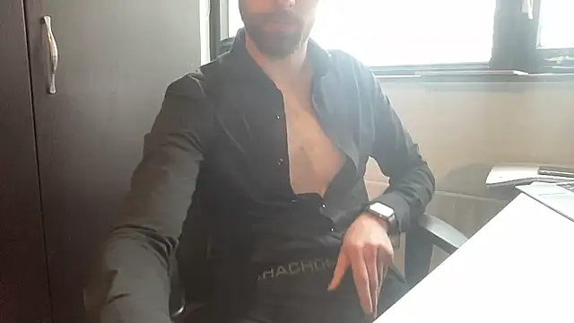 bullyboyy online show from February 2025 01:21:01 PM