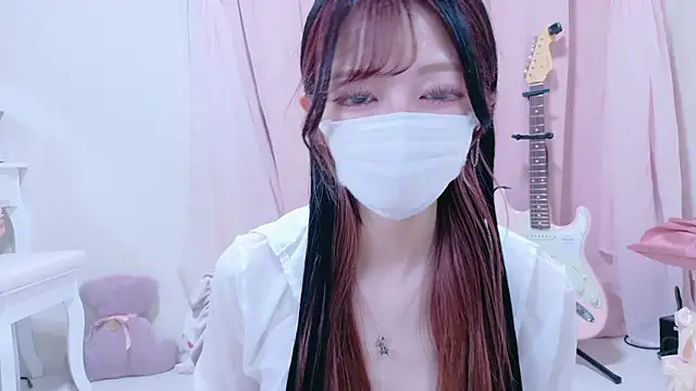 Snapshot of Megu-mimi chatting on October 2025 08:57:02 AM Megu-mimi online show from October 2025 08:57:02 AM