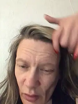 Snapshot of blondey206 chatting on April 2026 05:03:02 AM blondey206 online show from April 2026 05:03:02 AM