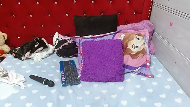 Ariasmithog online show from February 2026 09:21:02 AM