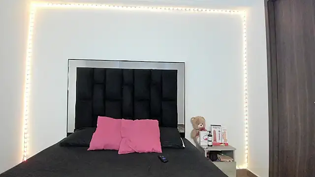 victoriacolin online show from February 2025 12:05:02 PM