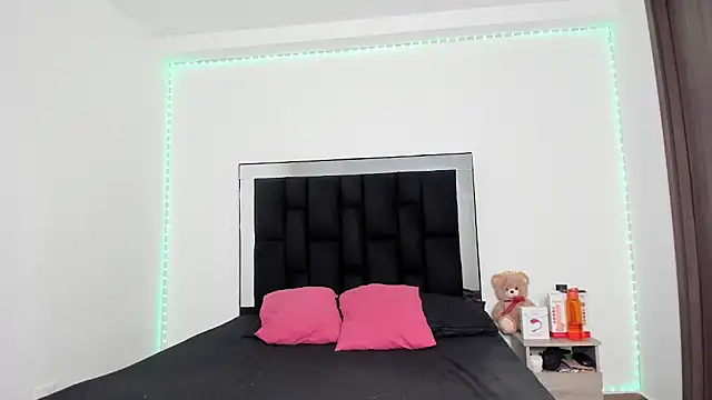 victoriacolin online show from February 2025 12:31:01 PM