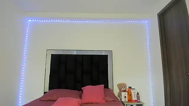 victoriacolin online show from March 2025 09:38:01 PM