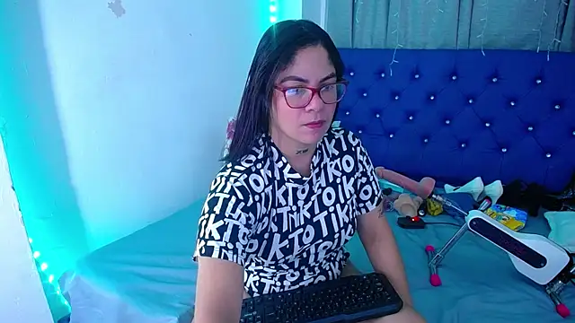 Snapshot of hornny_cougar chatting on September 2025 03:17:02 AM hornny cougar online show from September 2025 03:17:02 AM