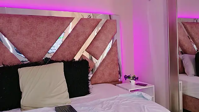 AliDiaz  online show from April 2026 07:19:01 PM