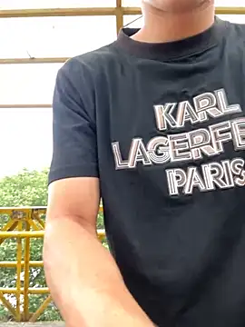 arevalo1124 online show from December 2025 08:47:01 PM