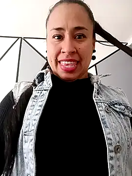 kamila lovee online show from October 2025 07:02:01 PM