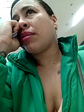 kamila lovee online show from November 2025 07:40:02 PM