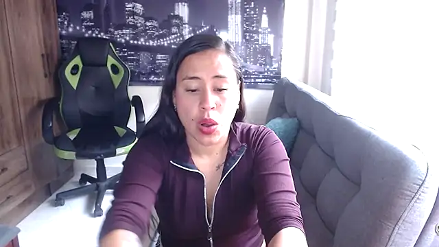 kamila lovee online show from November 2025 07:34:02 PM