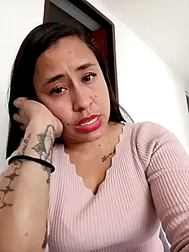 kamila lovee online show from December 2025 08:14:01 PM