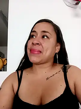 kamila lovee online show from December 2025 07:18:01 PM