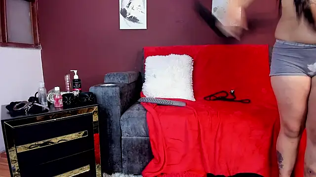 Snapshot of SOPHI_WOLFF chatting on February 2025 11:06:01 PM SOPHI WOLFF online show from February 2025 11:06:01 PM