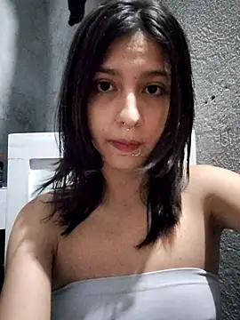 Snapshot of Maiden-Hot chatting on January 2026 11:21:01 PM Maiden-Hot online show from January 2026 11:21:01 PM