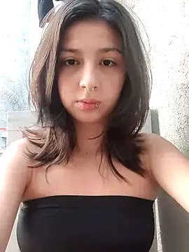 Snapshot of Maiden-Hot chatting on February 2026 06:28:02 PM Maiden-Hot online show from February 2026 06:28:02 PM