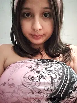 Snapshot of Maiden-Hot chatting on June 2026 06:40:01 AM Maiden-Hot online show from June 2026 06:40:01 AM