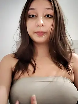 Snapshot of Maiden-Hot chatting on July 2026 09:44:02 PM Maiden-Hot online show from July 2026 09:44:02 PM