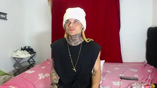 Snapshot of hot_man05 chatting on January 2025 08:11:02 AM hot man05 online show from January 2025 08:11:02 AM