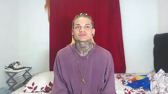 Snapshot of hot_man05 chatting on February 2025 10:03:02 AM hot man05 online show from February 2025 10:03:02 AM