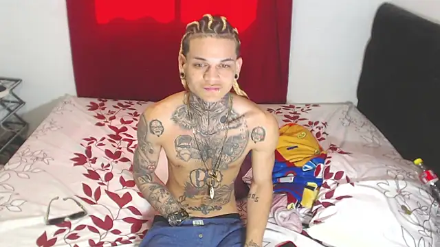 Snapshot of hot_man05 chatting on February 2025 06:17:02 PM hot man05 online show from February 2025 06:17:02 PM